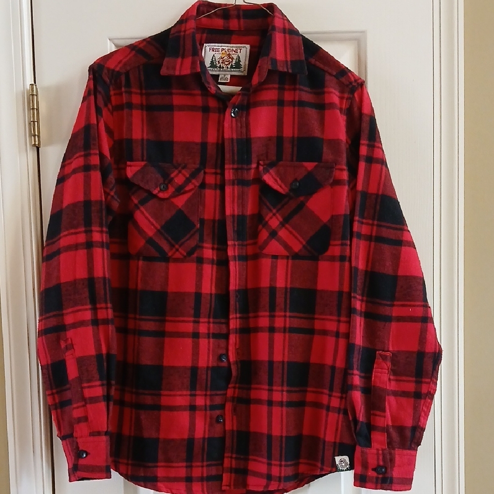 Men's "Free Planet" Red and Black Plaid Button-Up Flannel Shirt -Size Small